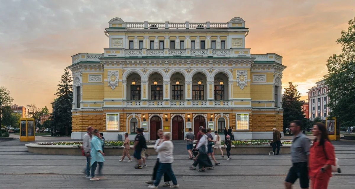 В Нижнем Новгороде на выходных можно увидеть сказки, картины и народные инструменты
