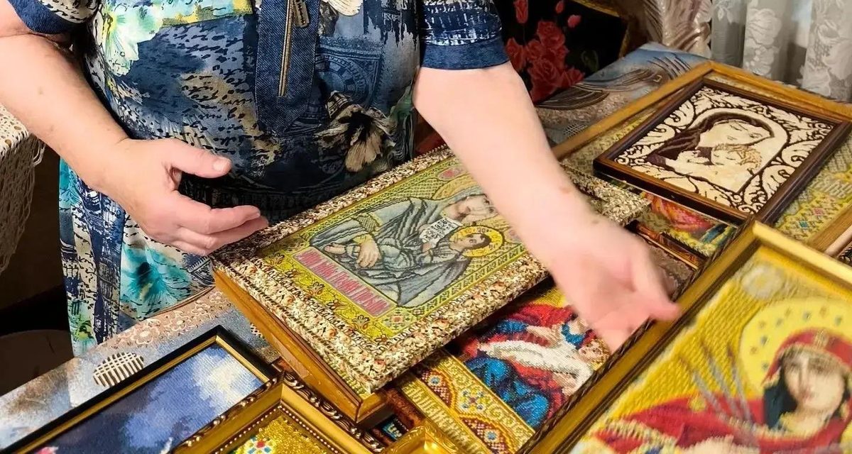Учитель физики из Сормова 10 лет создаёт тёплые изделия и дарит их нуждающимся