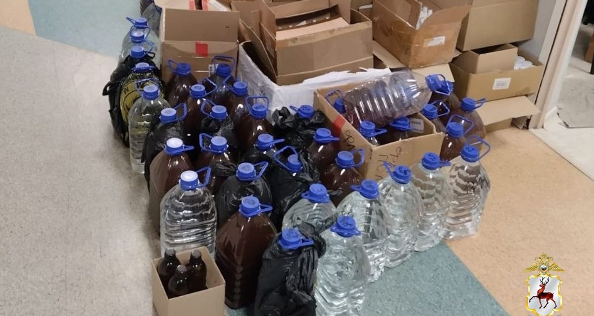 В Нижнем Новгороде осудили лжемедиков, продававших онкобольным раствор яблочного уксуса